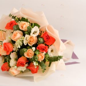 Happy Hour (8 orange roses, 8 champagne roses, white lisianthus, Bai Meiying, eucalyptus)