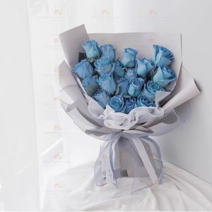 Snow Queen (19 blue roses) (imported roses)