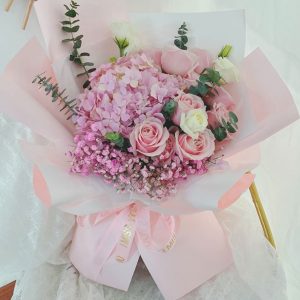 En is deep like the sea (imported pink rose, white orange hard, pink hydrangea, pink gypsophila, eucalyptus)